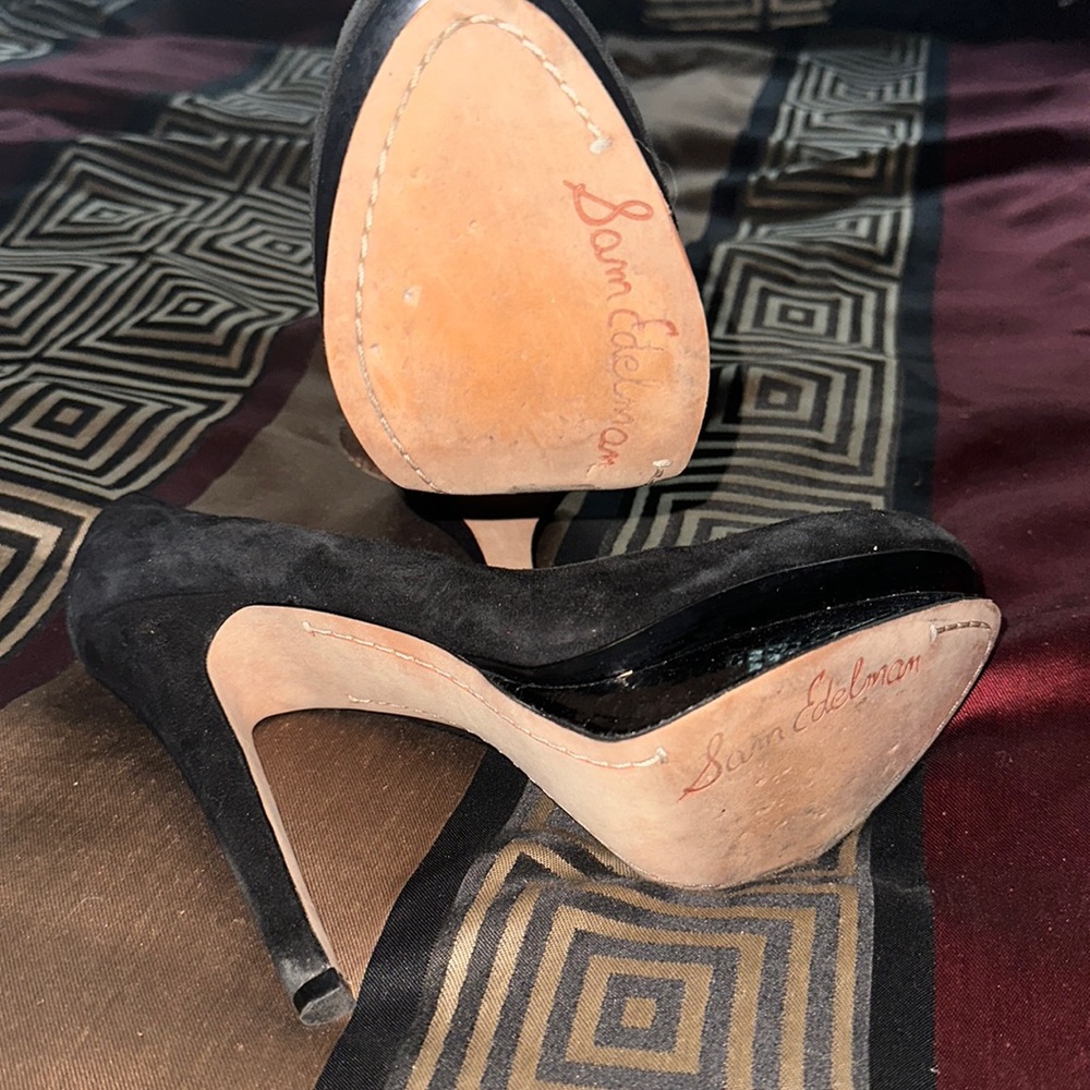 Black suede Sam Edelman wedged heels (Size 7)